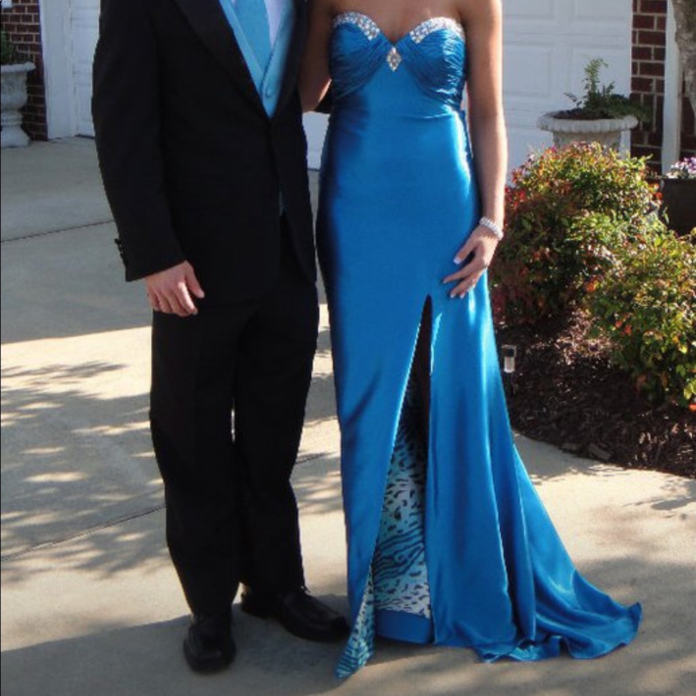 Gorgeous GIGI Strapless Gown